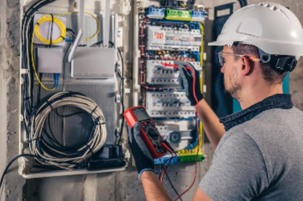 Dimming and Blinking Lights Repaired by MK Electric Man A Harahan Electrician 