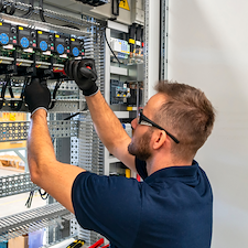 Electrical-Motor-Controls-in-New-Orleans-LA-Professional-Services-from-MK-Electric-Man 1