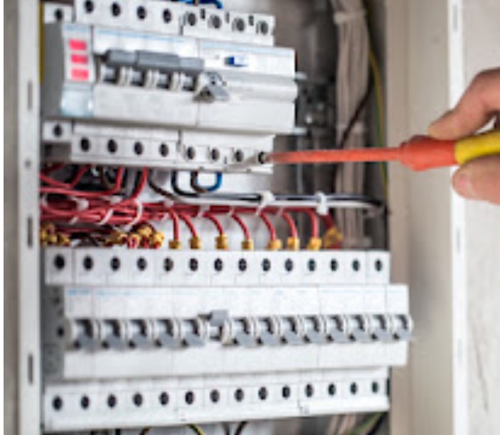 Lower Garden District, New Orleans Electrician Solving Power Outages With Circuit Breaker Panel Repairs