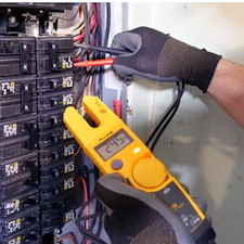New-Orleans-Electrician-Connecting-A-Home-Generator-To-A-Main-Breaker-Panel 0