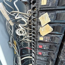 New-Orleans-Electrician-Providing-Same-Day-Expert-Circuit-Breaker-Panel-Repairs-To-Homeowners-In-The-French-Quarters 0