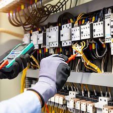 Residential-Electrician-New-Orleans-Specializing-in-Circuit-Breaker-Panel-Upgrades-in-the-French-Quarter-Neighborhood 1